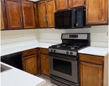 2121 Chertsey Drive - Photo Thumbnail 17