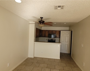 2121 Chertsey Drive - Photo Thumbnail 5