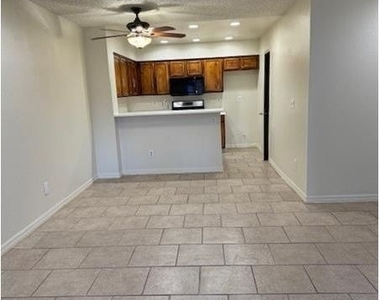 2121 Chertsey Drive - Photo Thumbnail 14