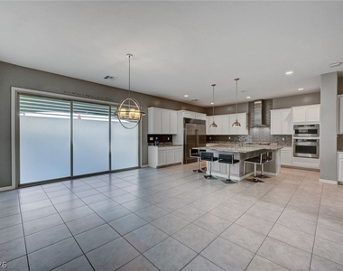 358 Elder View Drive - Photo Thumbnail 8