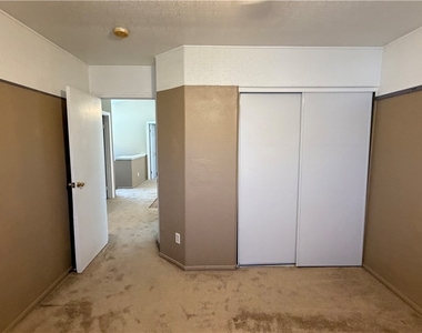 2928 Sapphire Sands Court - Photo Thumbnail 13