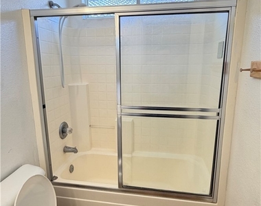 2928 Sapphire Sands Court - Photo Thumbnail 14