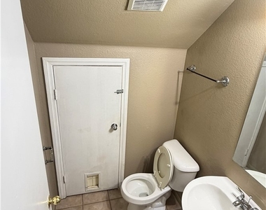 2928 Sapphire Sands Court - Photo Thumbnail 5