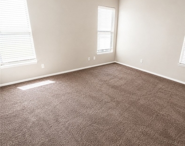 689 Wallington Estate Street - Photo Thumbnail 4