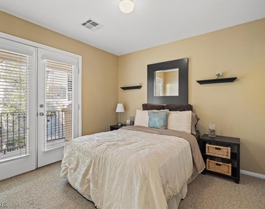 6729 Bluebell Garden Street - Photo Thumbnail 18