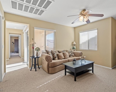 6729 Bluebell Garden Street - Photo Thumbnail 12