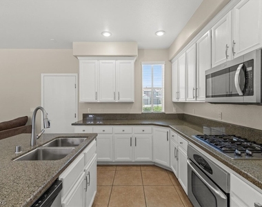 11375 Belmont Lake Drive - Photo Thumbnail 9