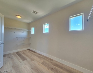 11363 Colinward Avenue - Photo Thumbnail 14
