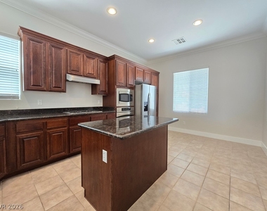 11363 Colinward Avenue - Photo Thumbnail 3