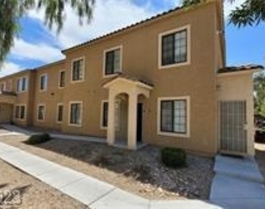 2151 Hussium Hills Street - Photo Thumbnail 6