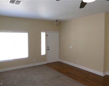 6038 Blue Autumn Street - Photo Thumbnail 3
