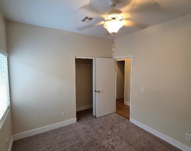 6038 Blue Autumn Street - Photo Thumbnail 28