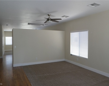6038 Blue Autumn Street - Photo Thumbnail 5