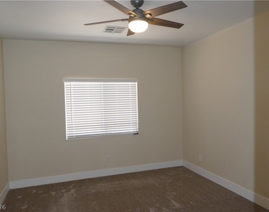 6038 Blue Autumn Street - Photo Thumbnail 17