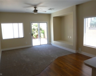 6038 Blue Autumn Street - Photo Thumbnail 9