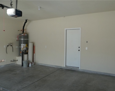 6038 Blue Autumn Street - Photo Thumbnail 33