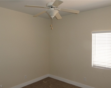 6038 Blue Autumn Street - Photo Thumbnail 26