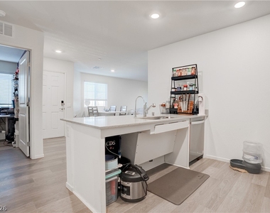 7890 Aurora Sky Street - Photo Thumbnail 6