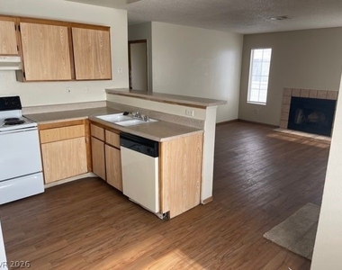 4182 Orbit Avenue - Photo Thumbnail 2