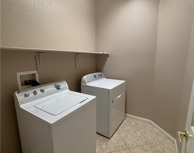 9815 Havasupai Avenue - Photo Thumbnail 18