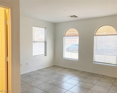 4990 Tioga Pass Avenue - Photo Thumbnail 7
