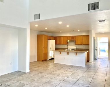 4990 Tioga Pass Avenue - Photo Thumbnail 2