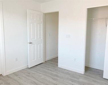 4990 Tioga Pass Avenue - Photo Thumbnail 19