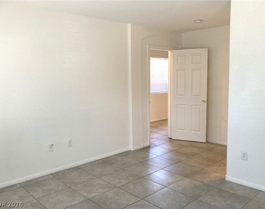 4990 Tioga Pass Avenue - Photo Thumbnail 6