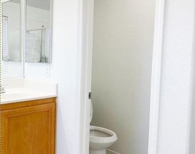 4990 Tioga Pass Avenue - Photo Thumbnail 16