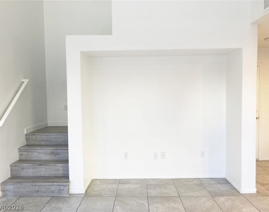 4990 Tioga Pass Avenue - Photo Thumbnail 9