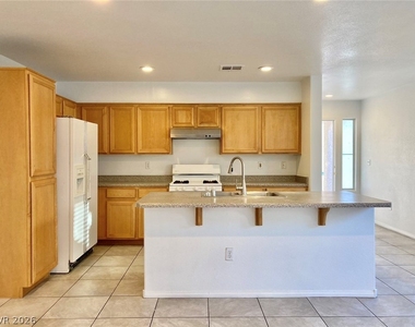 4990 Tioga Pass Avenue - Photo Thumbnail 4