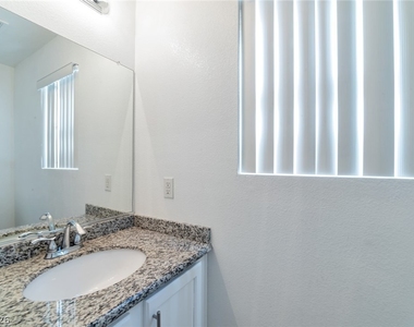 9632 Gatesville Avenue - Photo Thumbnail 12