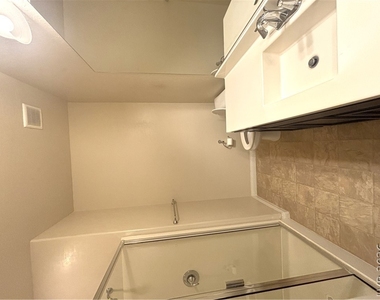 121 Elm Reed Avenue - Photo Thumbnail 12
