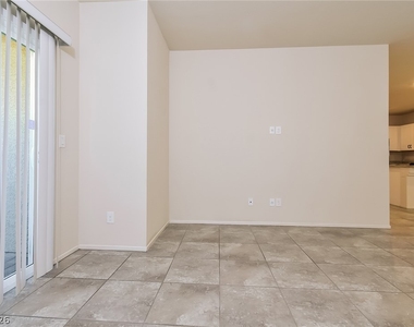 4527 Sapphire Moon Avenue - Photo Thumbnail 6
