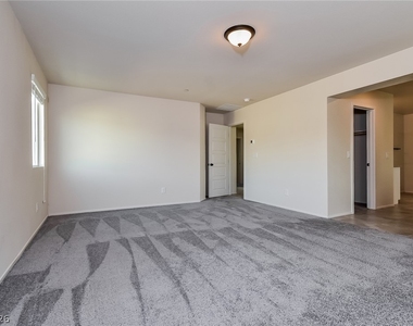 4527 Sapphire Moon Avenue - Photo Thumbnail 7