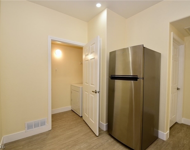 8000 Badura Avenue - Photo Thumbnail 4