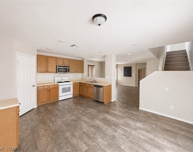 71 Jewel Mine Avenue - Photo Thumbnail 4