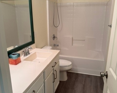 320 Point Loma Avenue - Photo Thumbnail 22