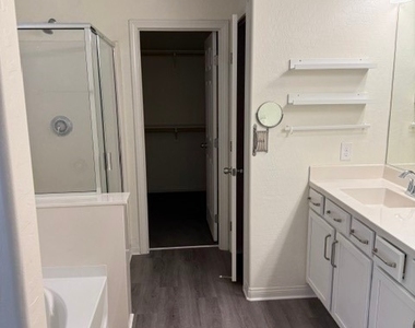 320 Point Loma Avenue - Photo Thumbnail 17