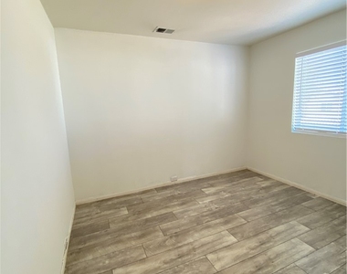 8328 Sea Glen Drive - Photo Thumbnail 19