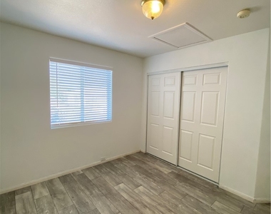 8328 Sea Glen Drive - Photo Thumbnail 20