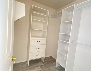 8328 Sea Glen Drive - Photo Thumbnail 17