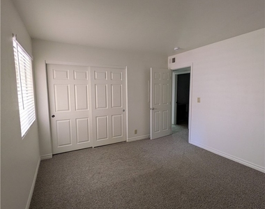 5321 River Glen Drive - Photo Thumbnail 12