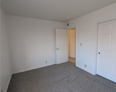 5321 River Glen Drive - Photo Thumbnail 16
