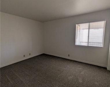 5321 River Glen Drive - Photo Thumbnail 11