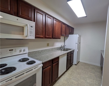5321 River Glen Drive - Photo Thumbnail 5