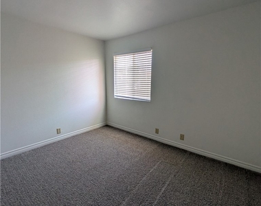 5321 River Glen Drive - Photo Thumbnail 15
