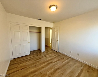 9729 Trail Rider Drive - Photo Thumbnail 19