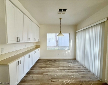 9729 Trail Rider Drive - Photo Thumbnail 5