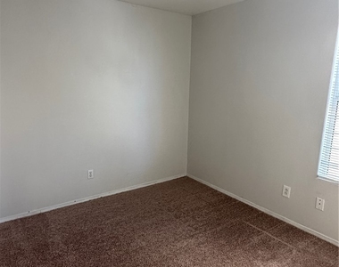 6247 Barton Manor Street - Photo Thumbnail 7